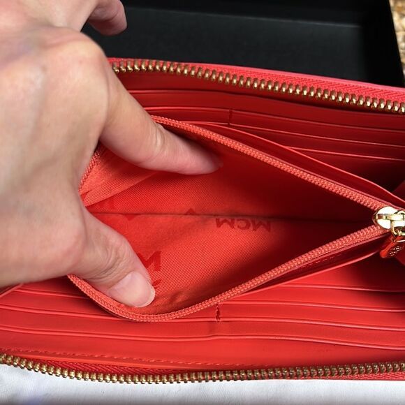 Mcm Saffiano Wallet - Picture 8 of 10